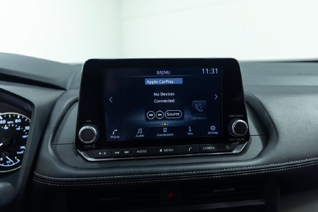 Used 2024 Nissan Rogue S AWD/4WD image 16