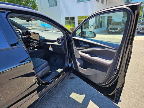 New 2025 Chevrolet Blazer EV RS image 25