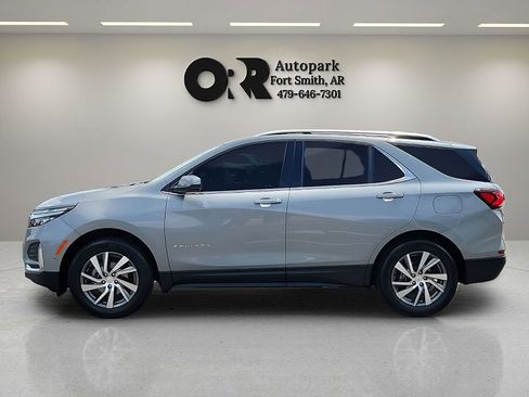 Used 2023 Chevrolet Equinox Premier image 3