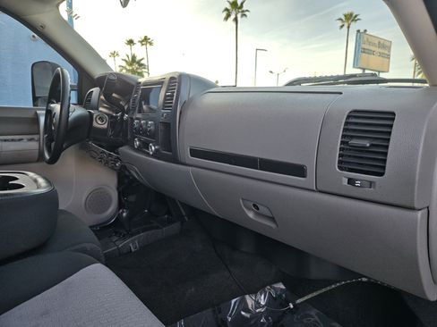 Used 2008 Chevrolet Silverado 2500 W/T AWD/4WD image 15