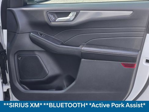 Used 2021 Ford Escape Titanium image 7