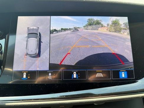 Used 2021 Buick Envision Avenir w/ Technology Package II FWD image 19