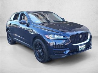 Used 2017 Jaguar F-PACE video 3