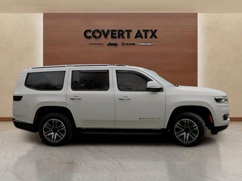 Used 2022 Jeep Wagoneer Series III image 6