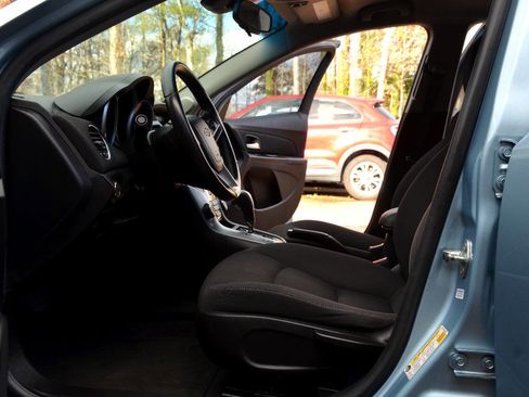 Used 2012 Chevrolet Cruze LT image 8