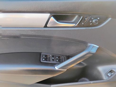 Used 2020 Volkswagen Passat 2.0T S image 21