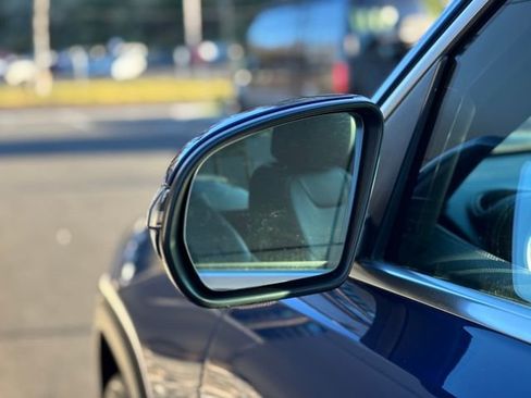 Used 2024 Mercedes-Benz GLB 250 4MATIC image 41