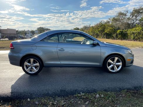 Used 2012 Volkswagen Eos Lux w/ Tech Pkg image 7
