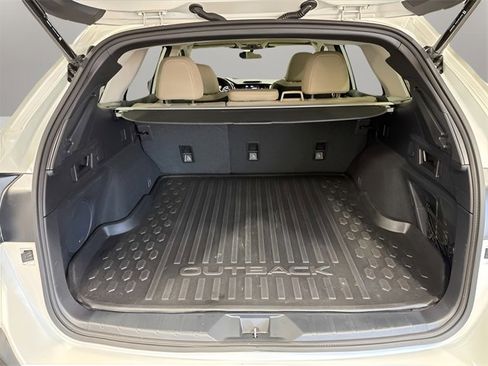 Used 2023 Subaru Outback Limited image 37