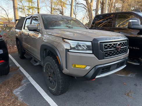 Used 2022 Nissan Frontier PRO-4X w/ Pro-4X Premium Package image 4