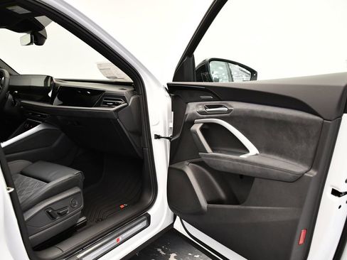 New 2025 Audi SQ5 Premium Plus image 44