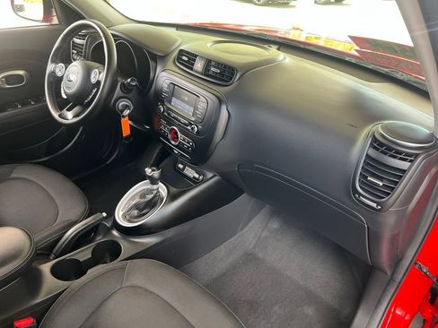 Used 2017 Kia Soul + w/ Designer's Package FWD image 19
