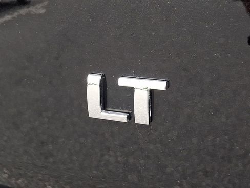 Used 2022 Chevrolet Traverse LT w/ LPO, Floor Liner Package AWD/4WD image 35