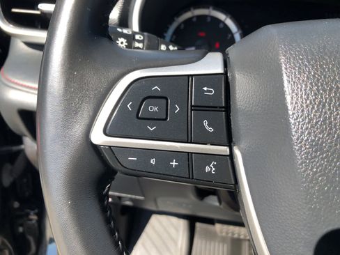 Used 2024 Toyota Highlander XSE AWD/4WD image 7