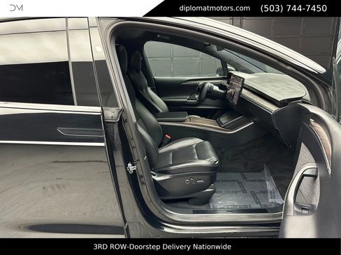 Used 2022 Tesla Model X image 17