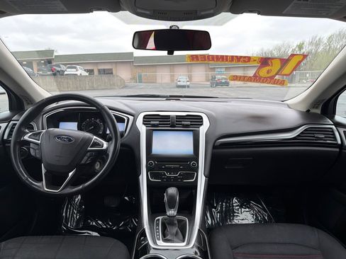 Used 2016 Ford Fusion SE image 13