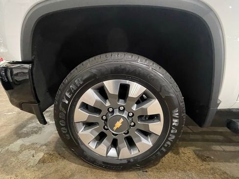 Used 2022 Chevrolet Silverado 2500 Custom w/ Snow Plow Prep/Camper Package image 39