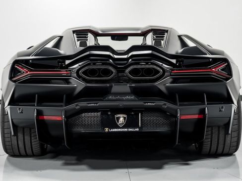 Used 2024 Lamborghini Revuelto image 4