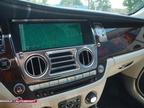 Used 2015 Rolls-Royce Wraith RWD image 36