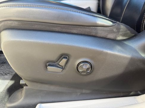 Used 2021 Chrysler Voyager Lxi FWD image 24