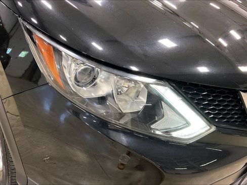 Used 2018 Nissan Rogue Sport SV AWD/4WD image 31