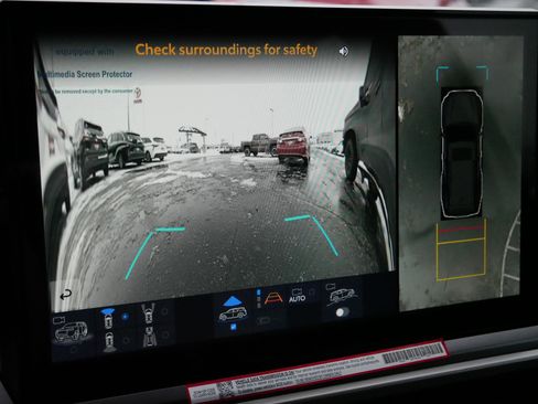 Certified 2025 Toyota 4Runner TRD Off-Road Premium image 34