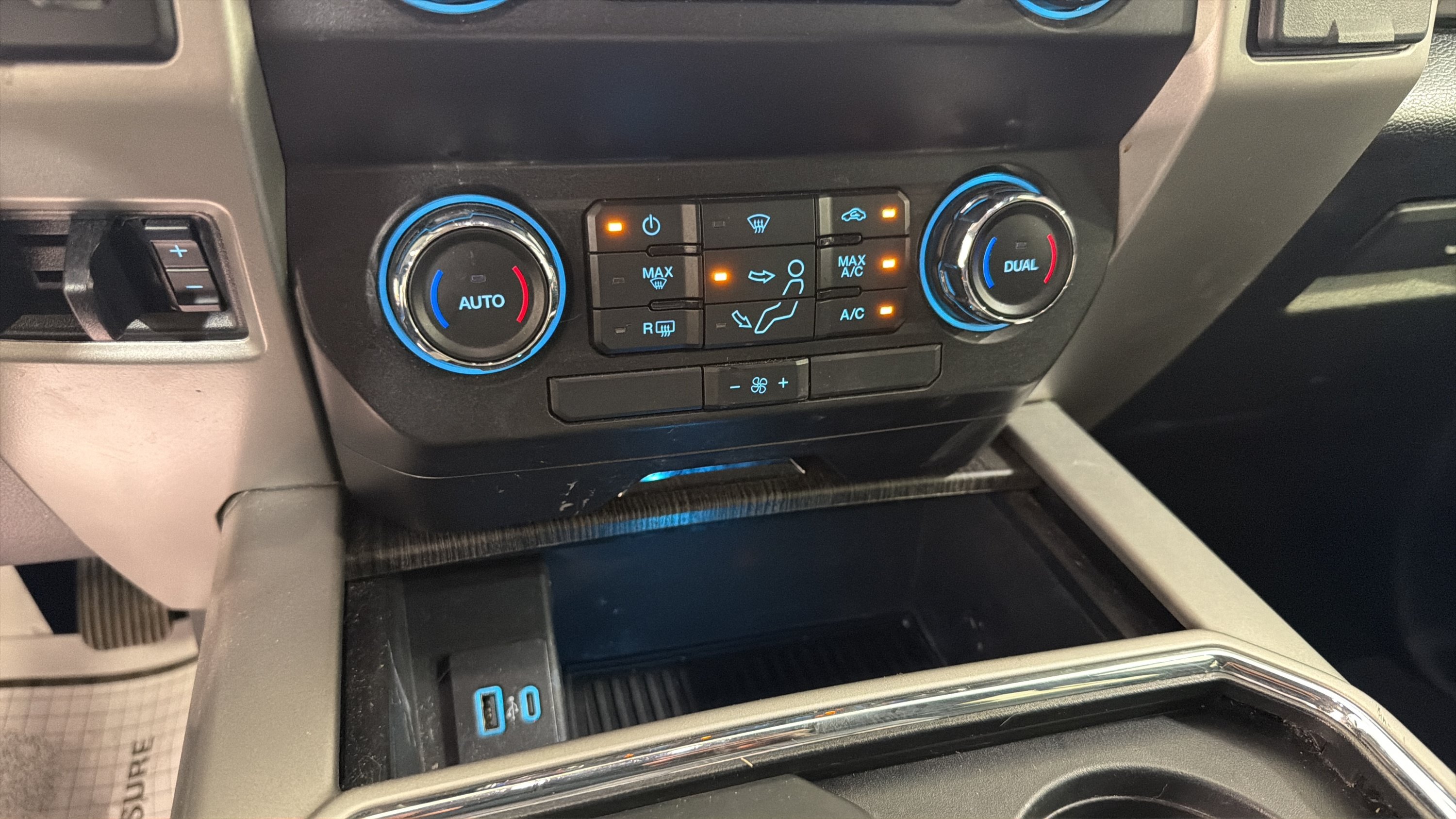 Used 2021 Ford F250 Lariat w/ FX4 Off-Road Package AWD/4WD image 19