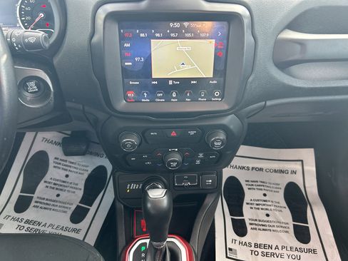 Used 2018 Jeep Renegade Trailhawk w/ UConnect 8.4 Nav Group image 20