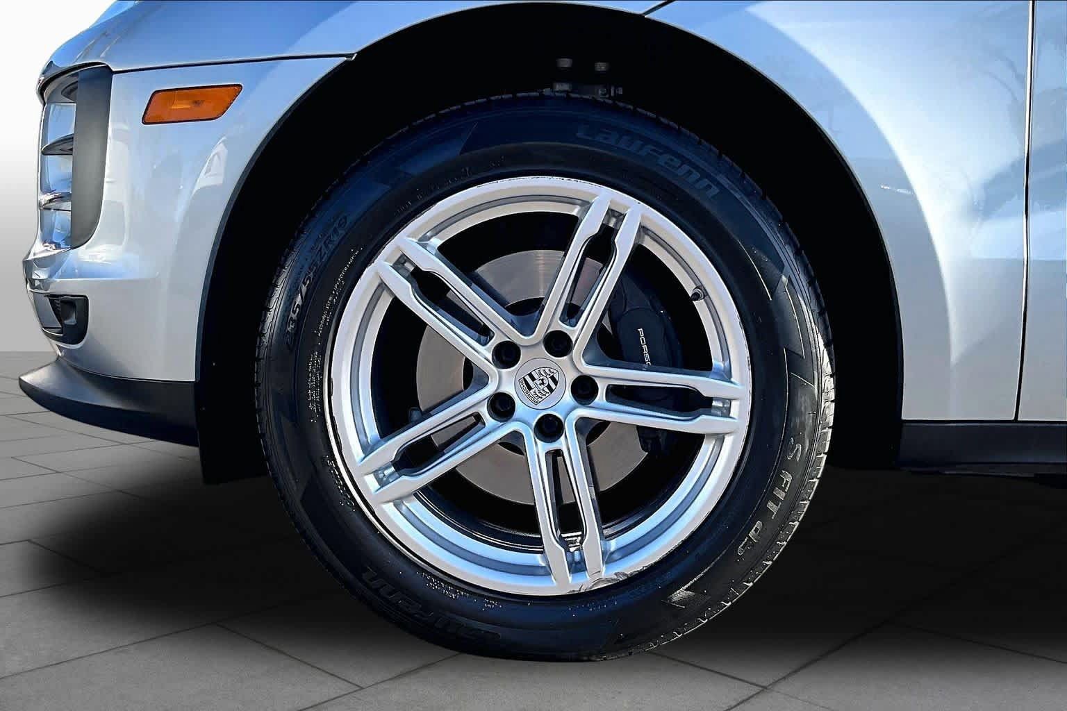 Used 2020 Porsche Macan AWD/4WD image 9