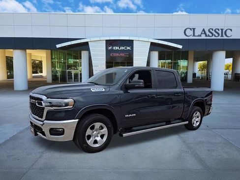 Used 2025 RAM 1500 Big Horn AWD/4WD image 4