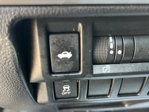 Used 2017 Subaru Legacy 2.5i w/ Alloy Wheel Package AWD/4WD image 22