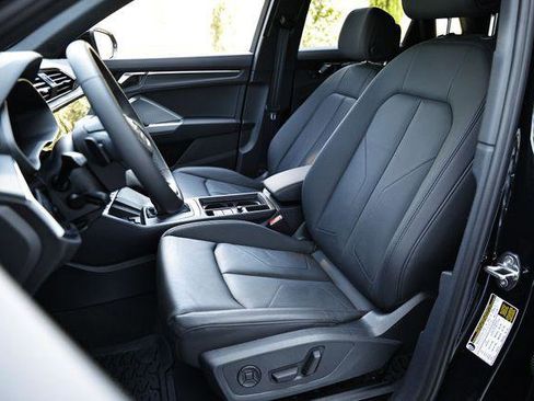 Certified 2025 Audi Q3 2.0T Premium w/ Convenience Package image 20