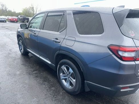 Used 2025 Honda Pilot EX-L image 5