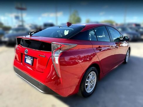 Used 2017 Toyota Prius Two image 7