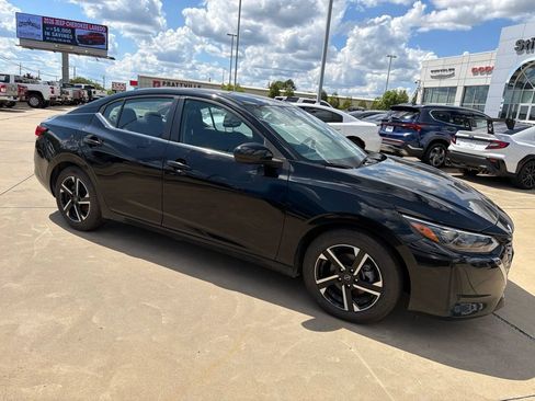 Used 2024 Nissan Sentra SV FWD image 16
