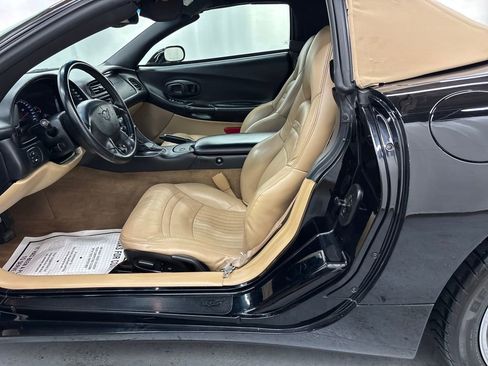 Used 2001 Chevrolet Corvette Convertible w/ Preferred Equipment Group1 image 9