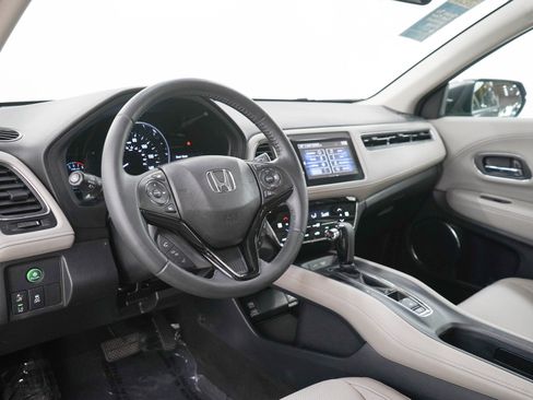 Used 2019 Honda HR-V Touring image 23