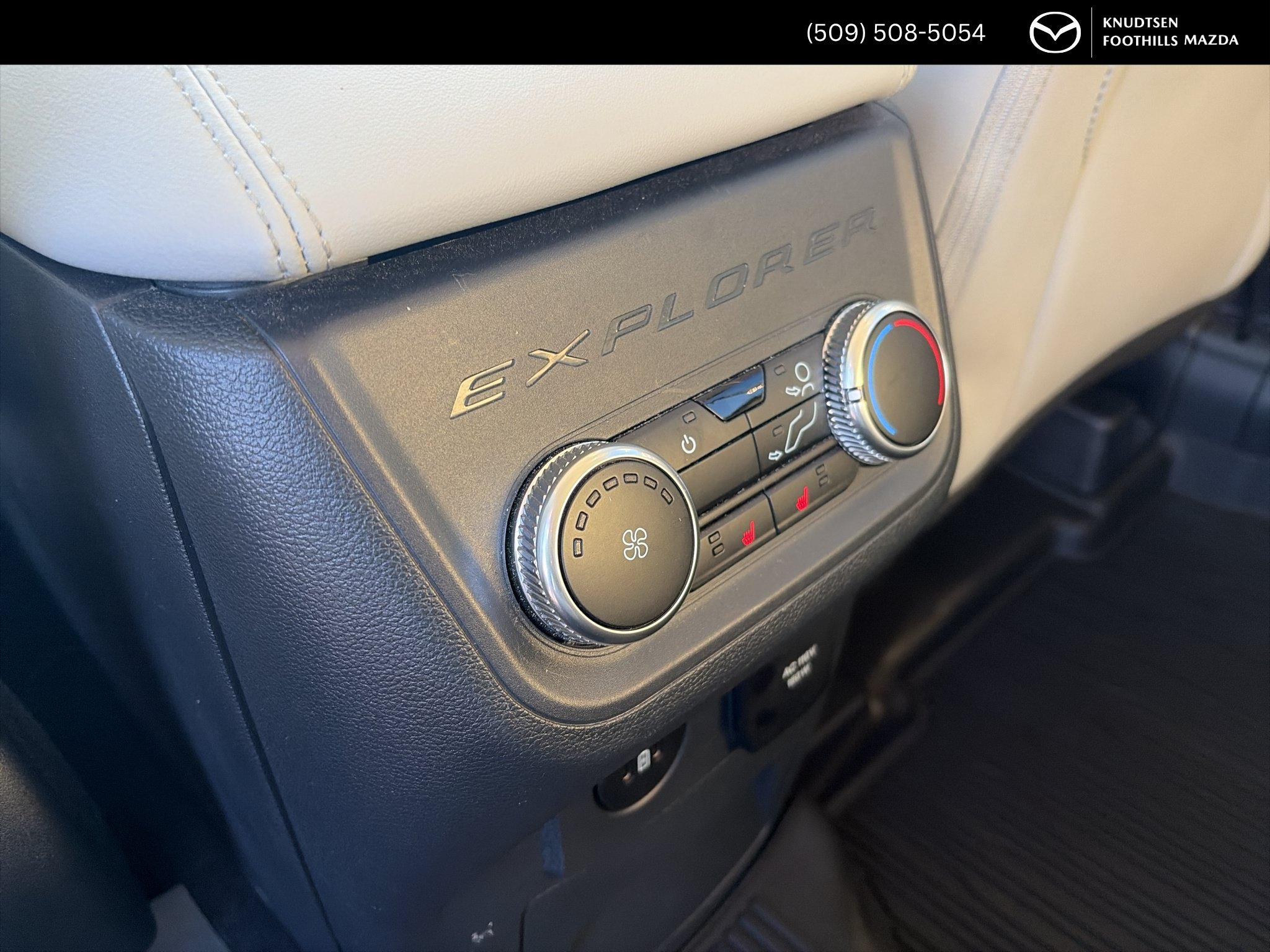 Used 2025 Ford Explorer Platinum w/ Ultimate Package AWD/4WD image 14