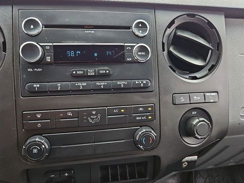 Used 2014 Ford F250 XL w/ Power Equipment Group AWD/4WD image 27
