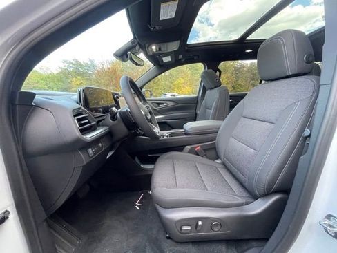 New 2026 Chevrolet Traverse LT w/ Sun and Wheel Package image 19