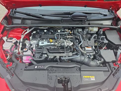 Used 2024 Toyota Prius XLE AWD/4WD image 32