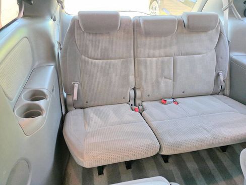 Used 2010 Toyota Sienna LE FWD image 32
