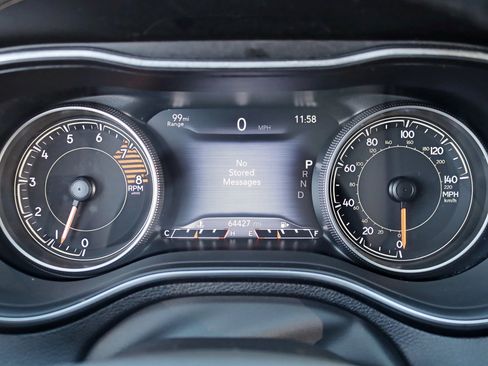 Used 2019 Jeep Cherokee Limited image 19