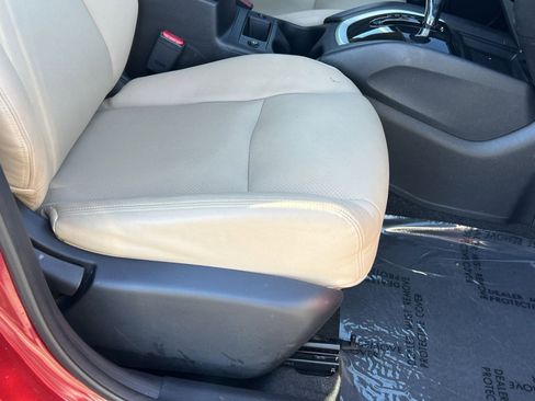 Used 2015 Nissan Rogue SV w/ SV Moonroof Package image 27