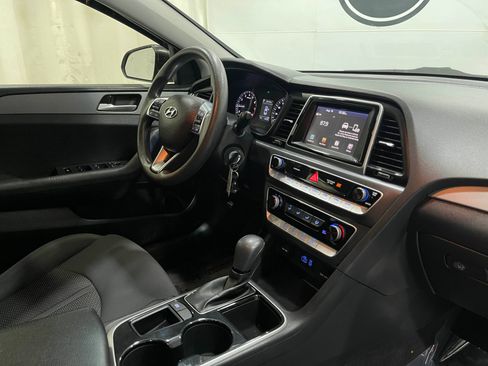 Used 2018 Hyundai Sonata SE FWD image 18