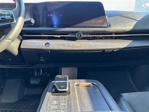 Used 2023 Nissan Ariya FWD image 11