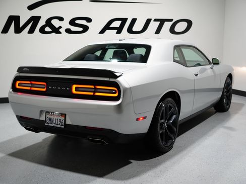 Used 2019 Dodge Challenger SXT w/ Blacktop Package image 8