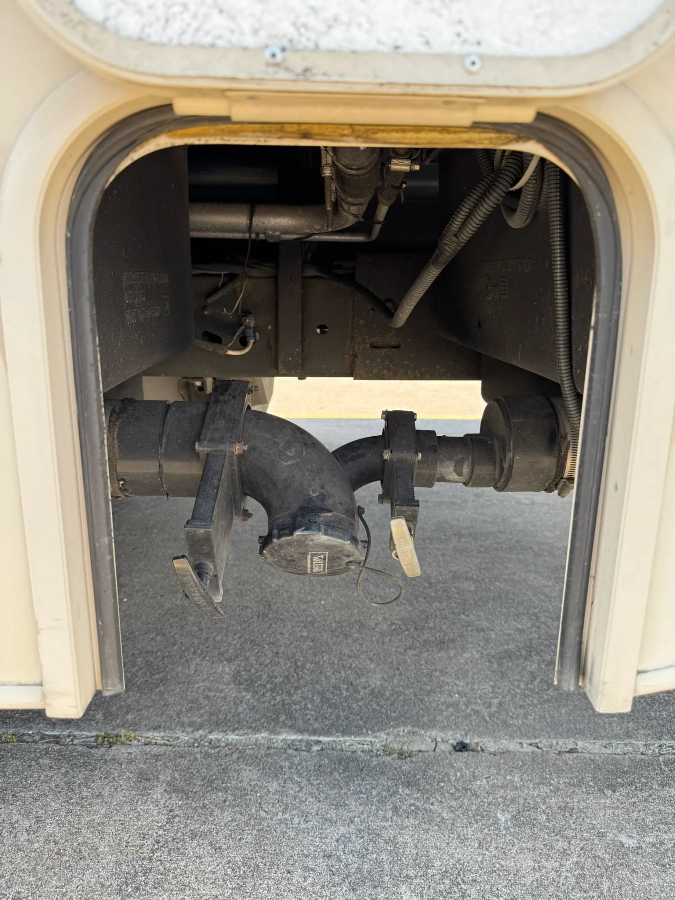 Used 2017 Ford E-450 and Econoline 450 Super Duty w/ Motorhome Prep Package RWD image 18