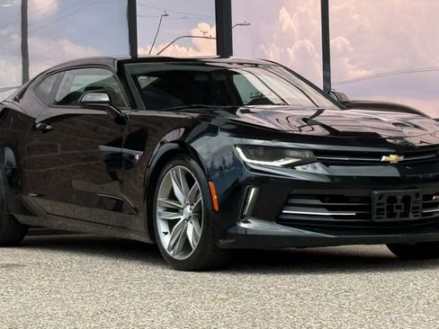 Used 2018 Chevrolet Camaro LT w/ RS Package RWD image 17