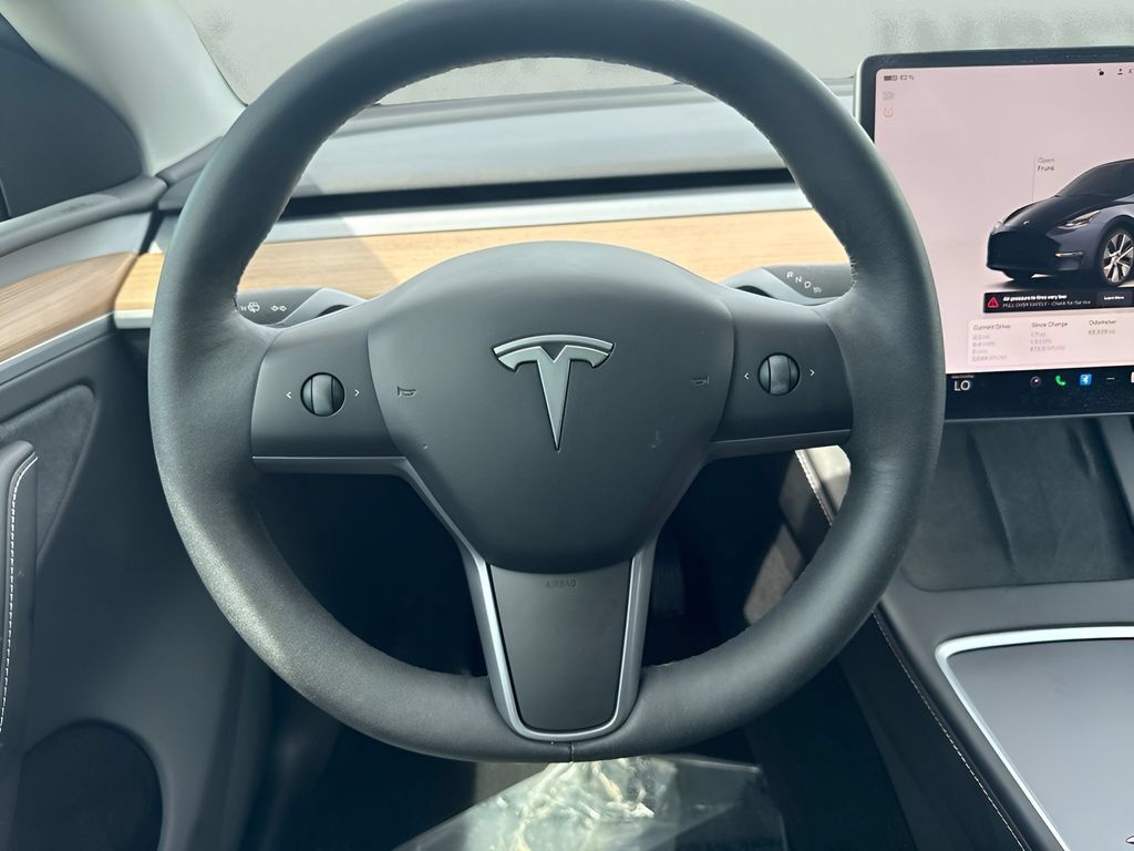 Used 2024 Tesla Model Y Long Range AWD/4WD image 15